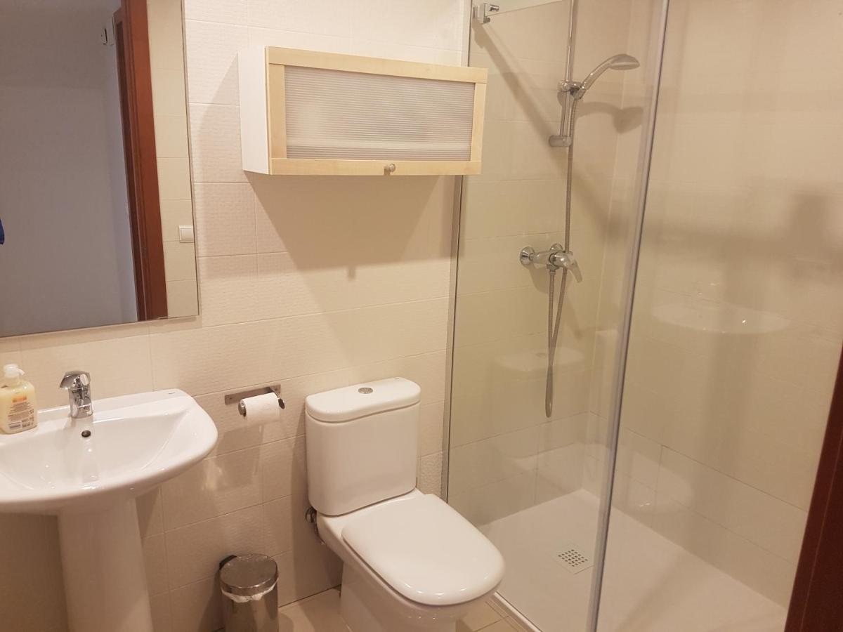 Beautiful Apartment 75M2 With View At The Beach, Pool, Parking Roses Kültér fotó
