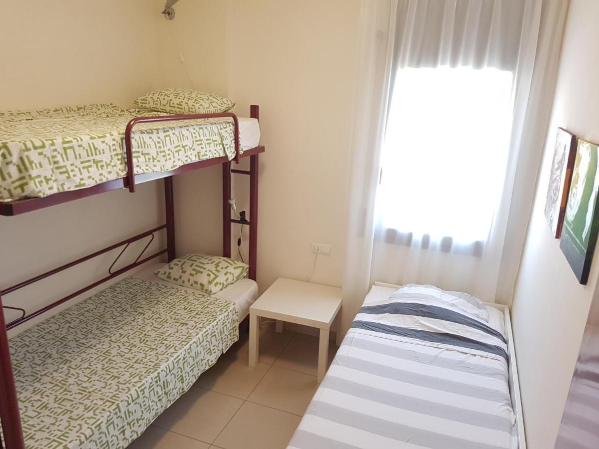 Beautiful Apartment 75M2 With View At The Beach, Pool, Parking Roses Kültér fotó