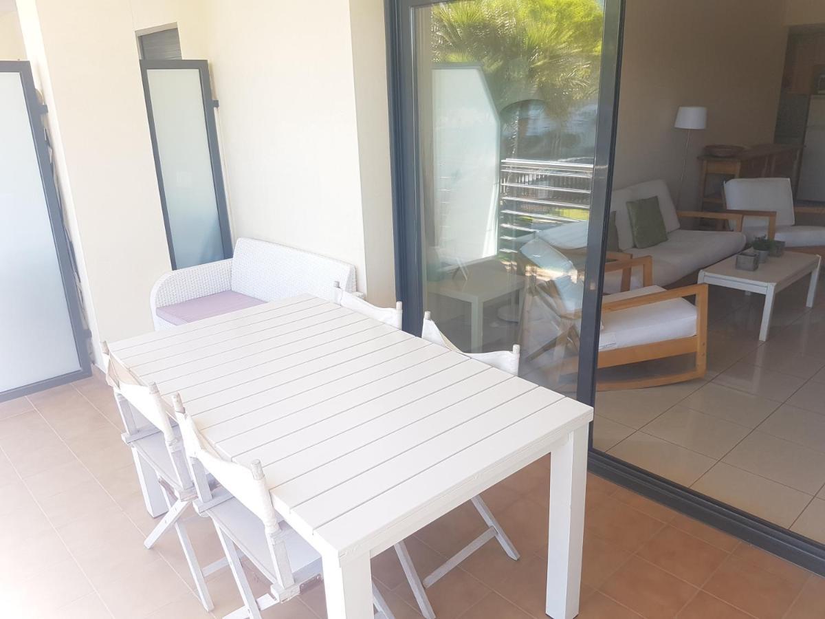 Beautiful Apartment 75M2 With View At The Beach, Pool, Parking Roses Kültér fotó