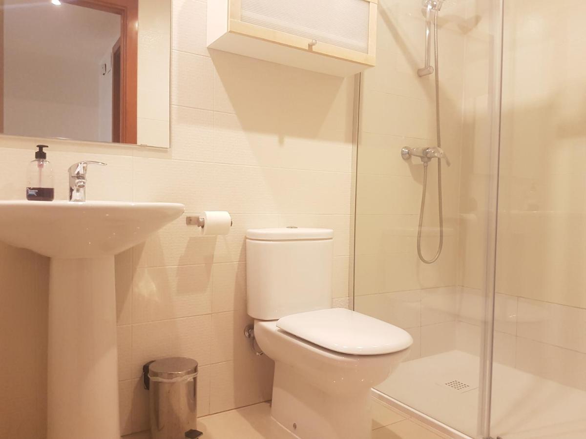 Beautiful Apartment 75M2 With View At The Beach, Pool, Parking Roses Kültér fotó